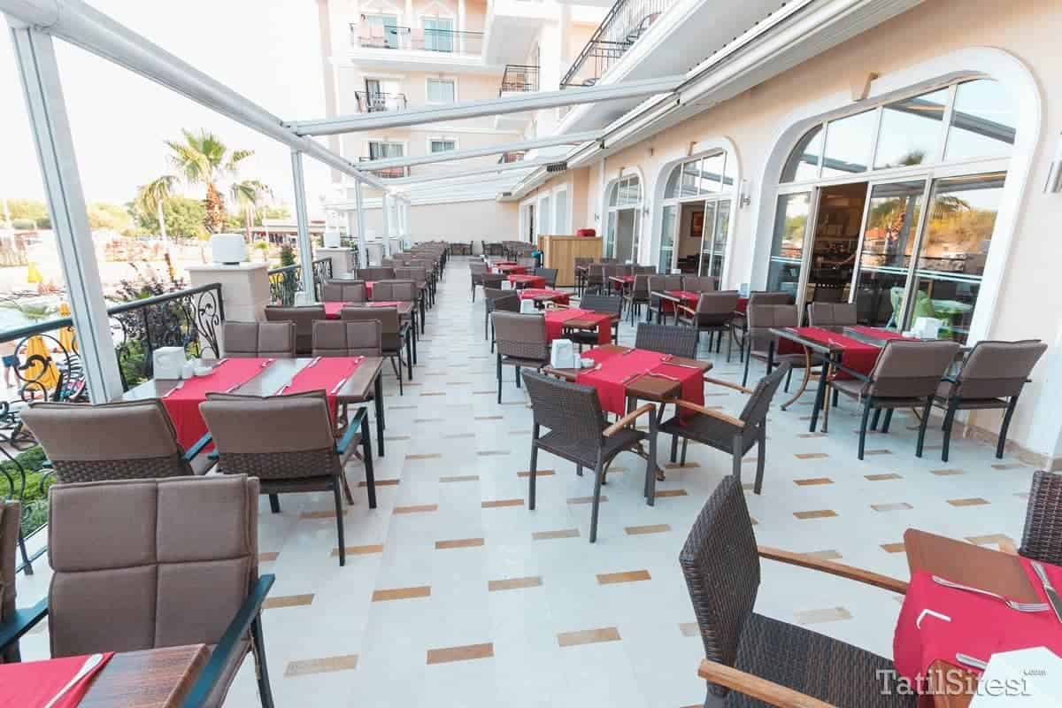 Loceanica Beach Resort Hotel